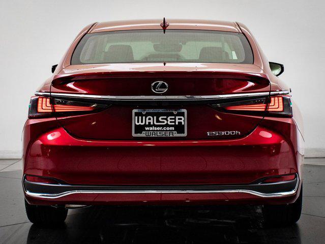 new 2025 Lexus ES 300h car, priced at $51,398