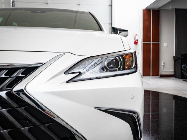 new 2025 Lexus ES 300h car, priced at $52,398