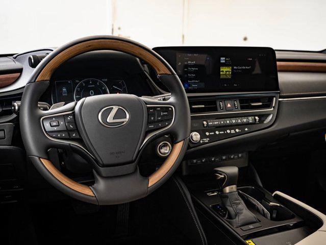 new 2025 Lexus ES 350 car, priced at $54,998