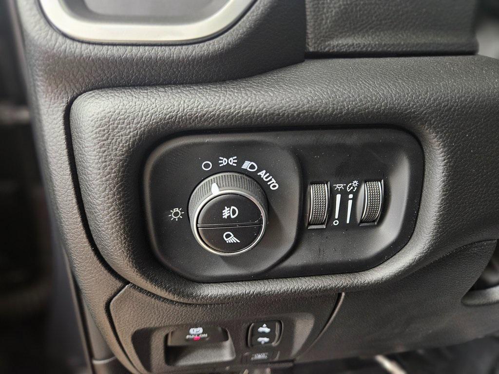 new 2025 Ram 1500 car, priced at $48,233