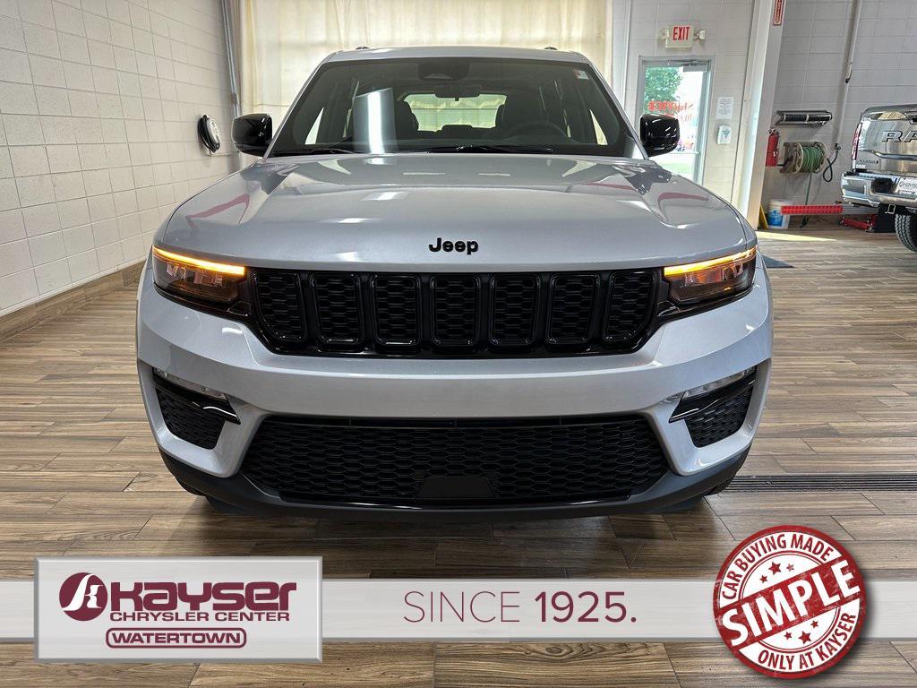 new 2025 Jeep Grand Cherokee car, priced at $42,980