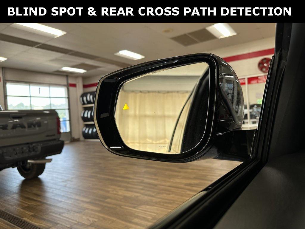 new 2025 Jeep Grand Cherokee car, priced at $42,980