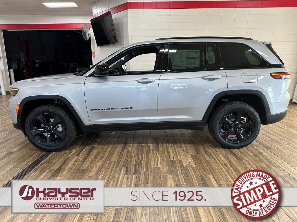 new 2025 Jeep Grand Cherokee car, priced at $43,035