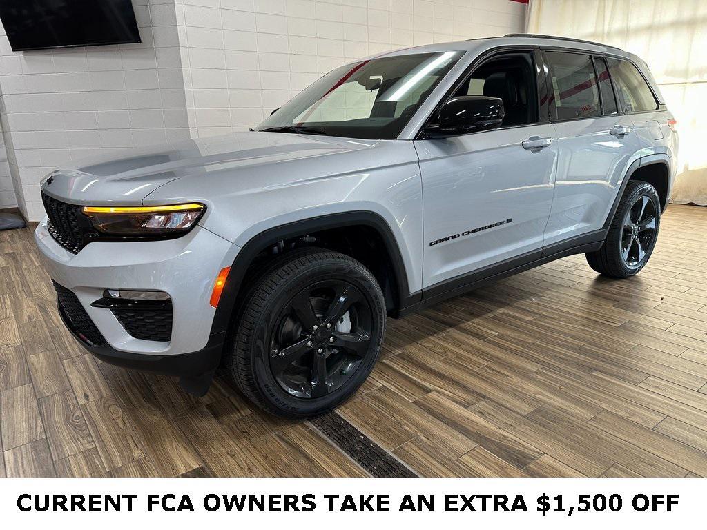 new 2025 Jeep Grand Cherokee car, priced at $43,035