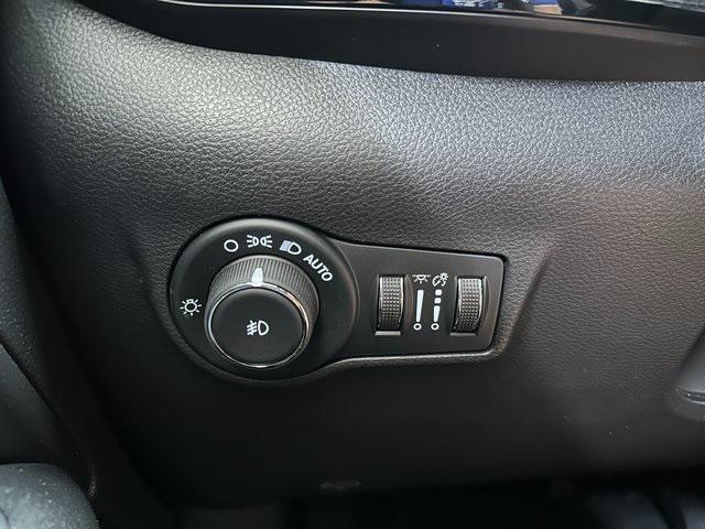 new 2025 Jeep Compass car, priced at $34,582