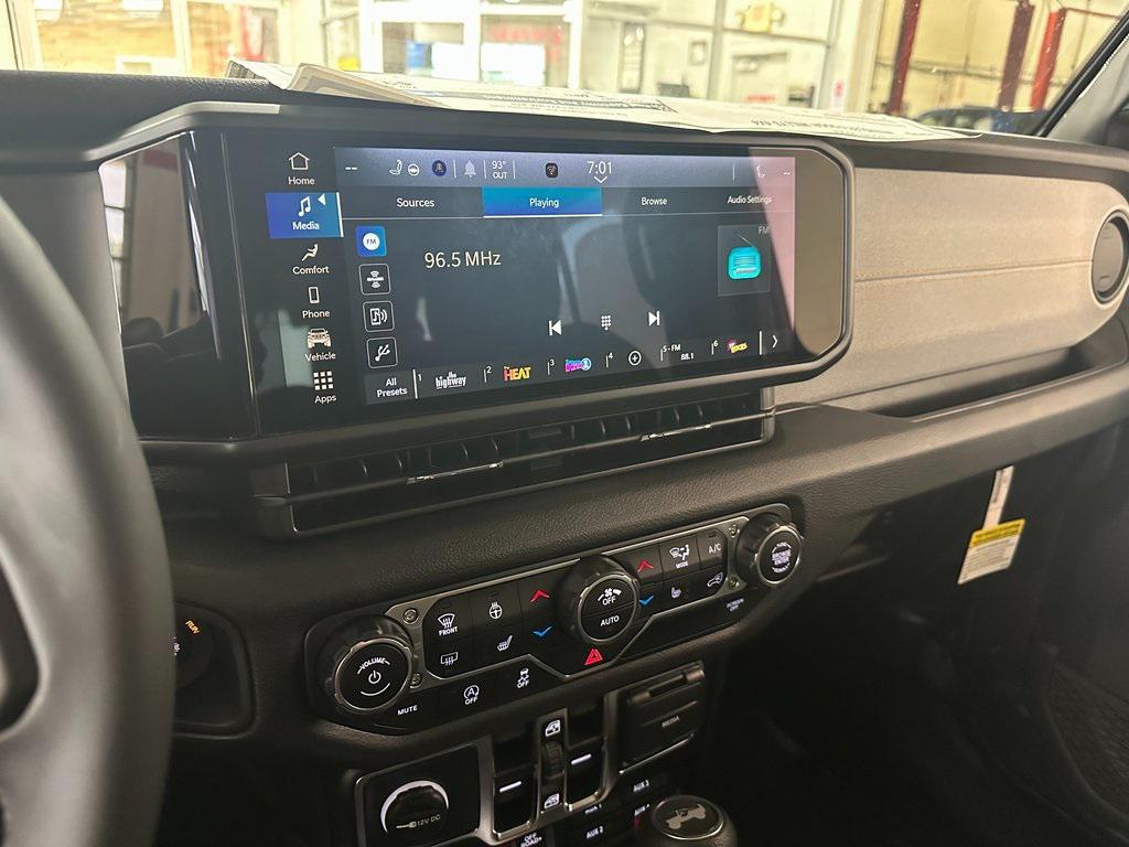 new 2025 Jeep Wrangler car, priced at $48,300
