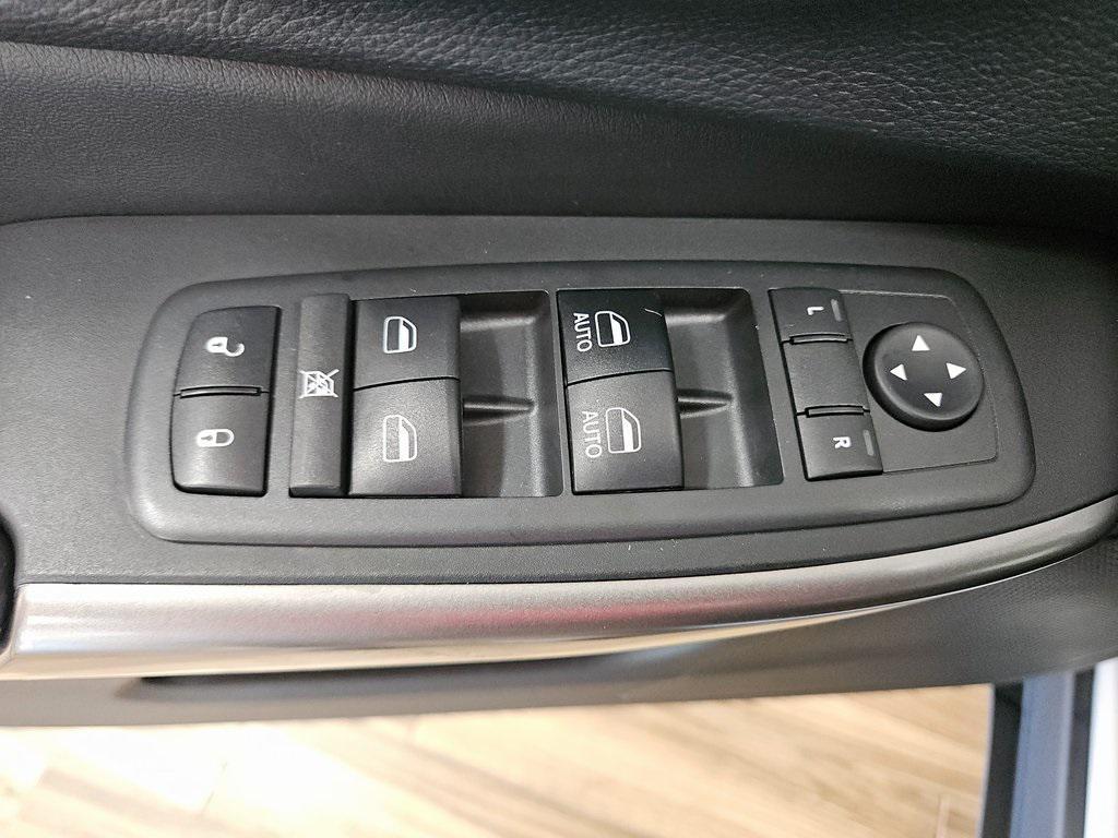 used 2019 Jeep Cherokee car, priced at $15,074
