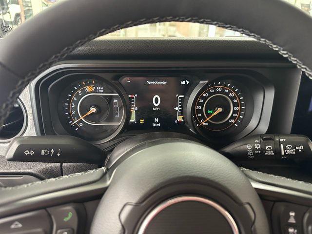 new 2025 Jeep Wrangler car, priced at $45,281