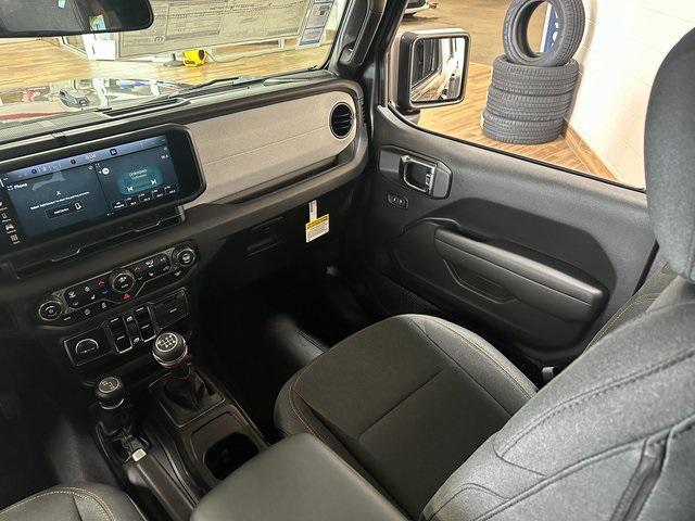 new 2025 Jeep Wrangler car, priced at $45,281