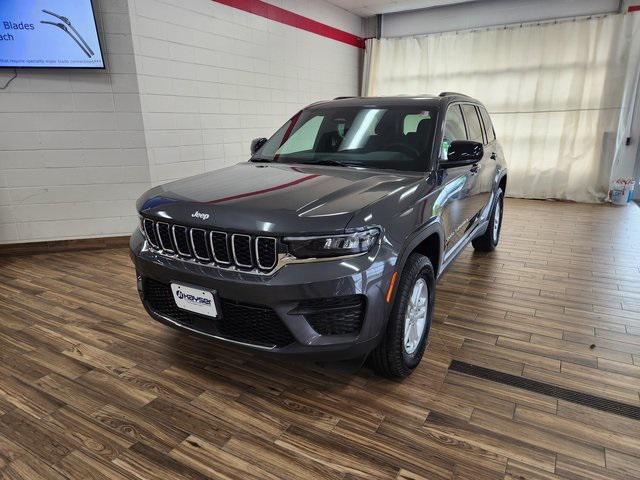 new 2025 Jeep Grand Cherokee car, priced at $42,120