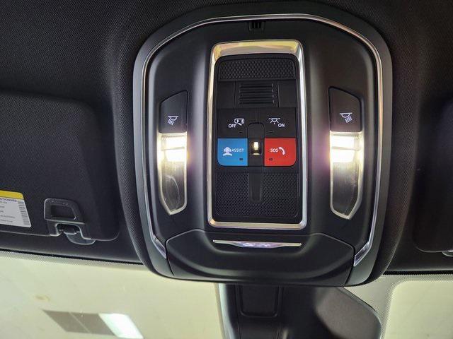 new 2025 Jeep Grand Cherokee car, priced at $42,120