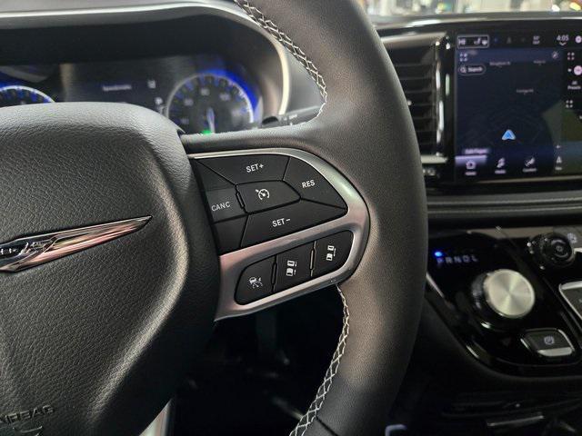 new 2025 Chrysler Pacifica car, priced at $48,668