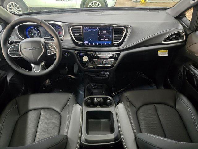 new 2025 Chrysler Pacifica car, priced at $48,668