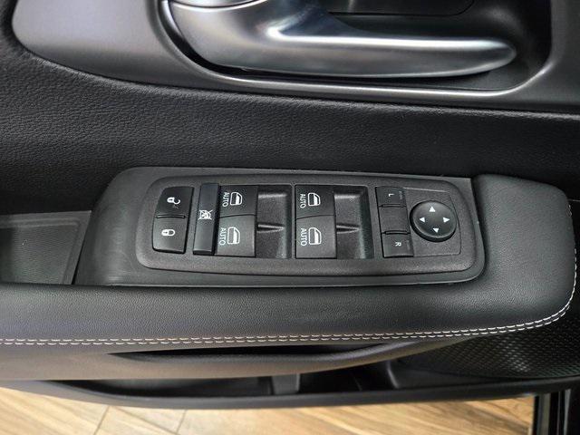new 2025 Chrysler Pacifica car, priced at $48,668