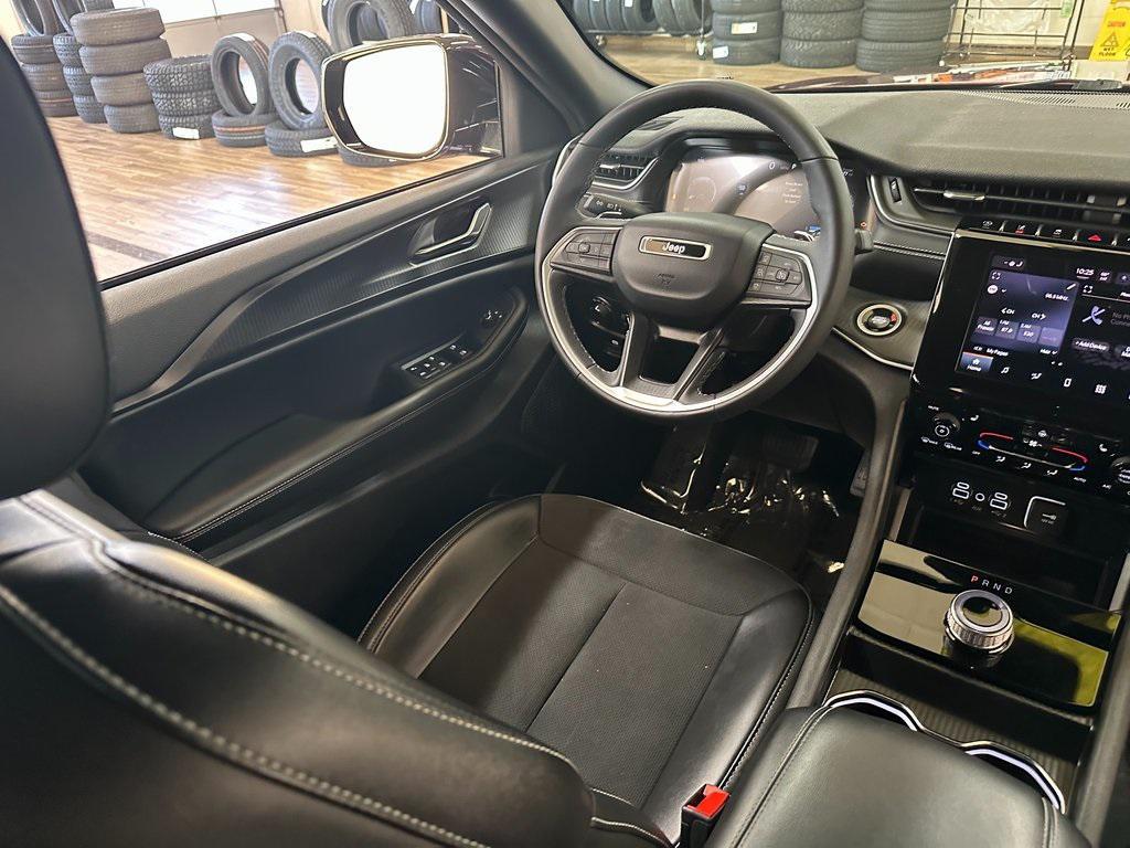 used 2024 Jeep Grand Cherokee car, priced at $34,590