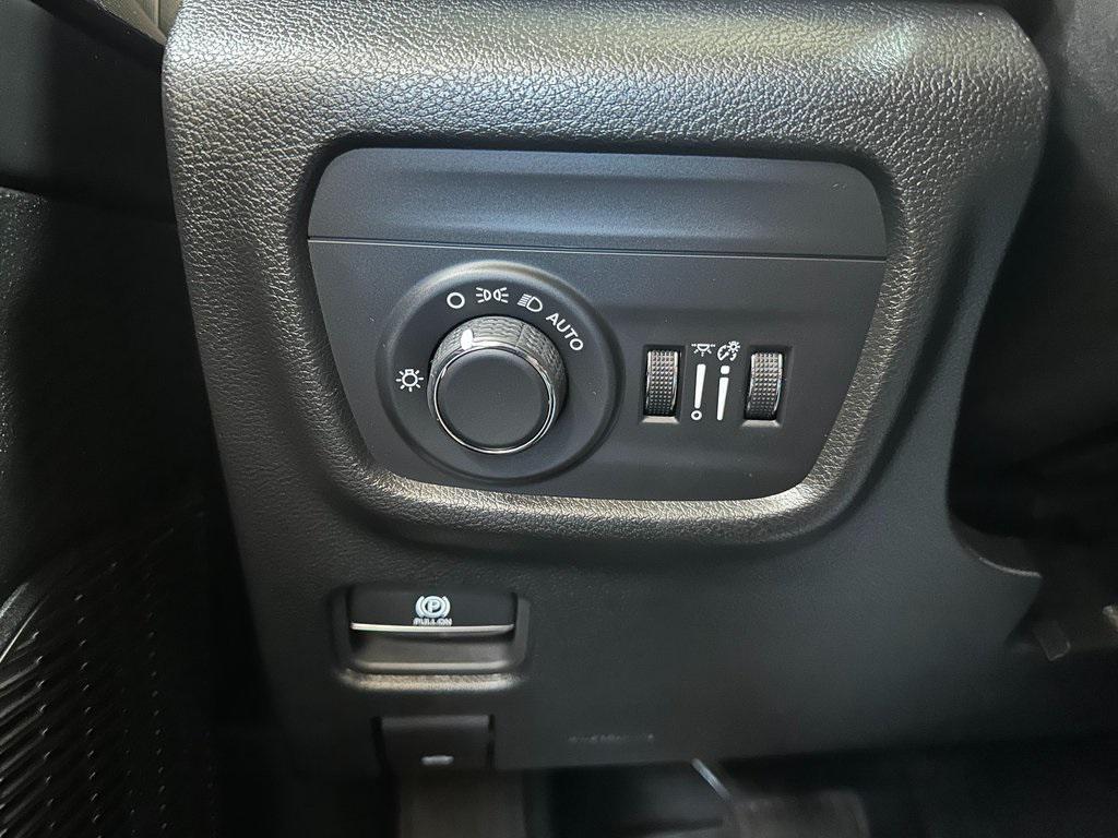 used 2024 Jeep Grand Cherokee car, priced at $34,590