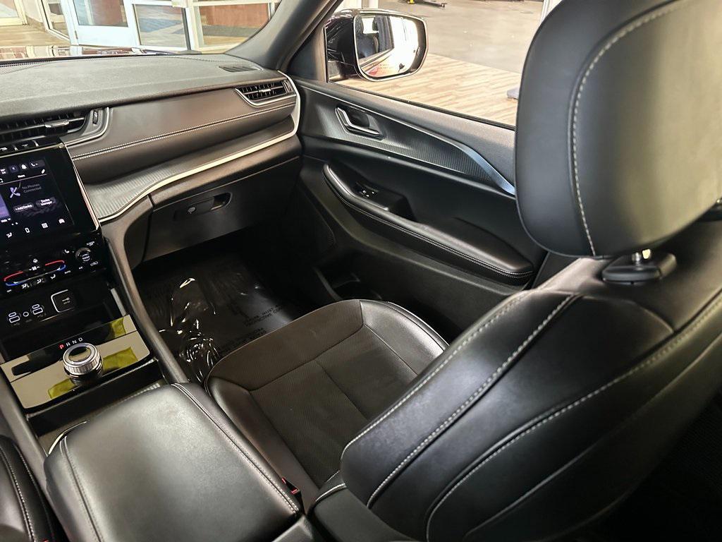 used 2024 Jeep Grand Cherokee car, priced at $34,590