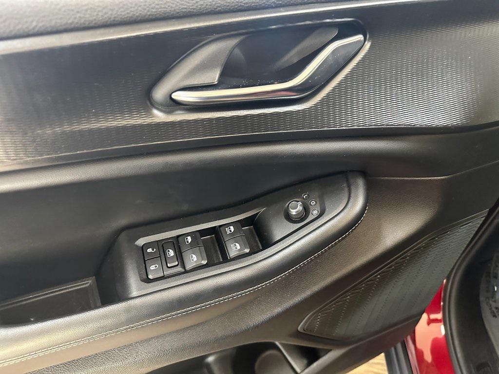 used 2024 Jeep Grand Cherokee car, priced at $34,590