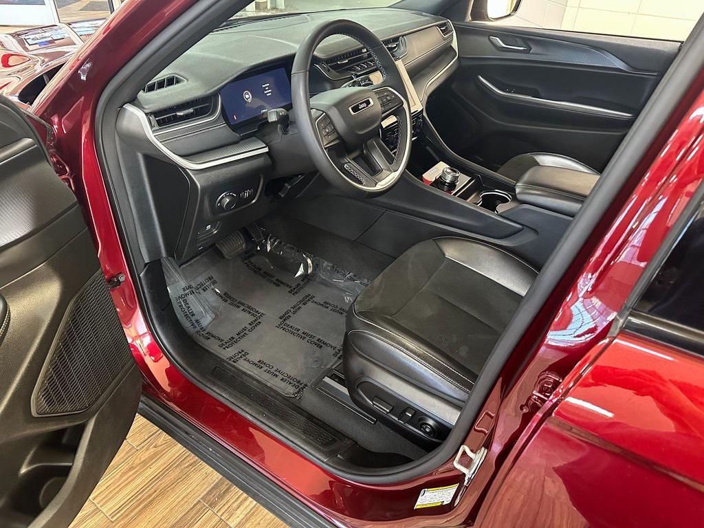 used 2024 Jeep Grand Cherokee car, priced at $34,590