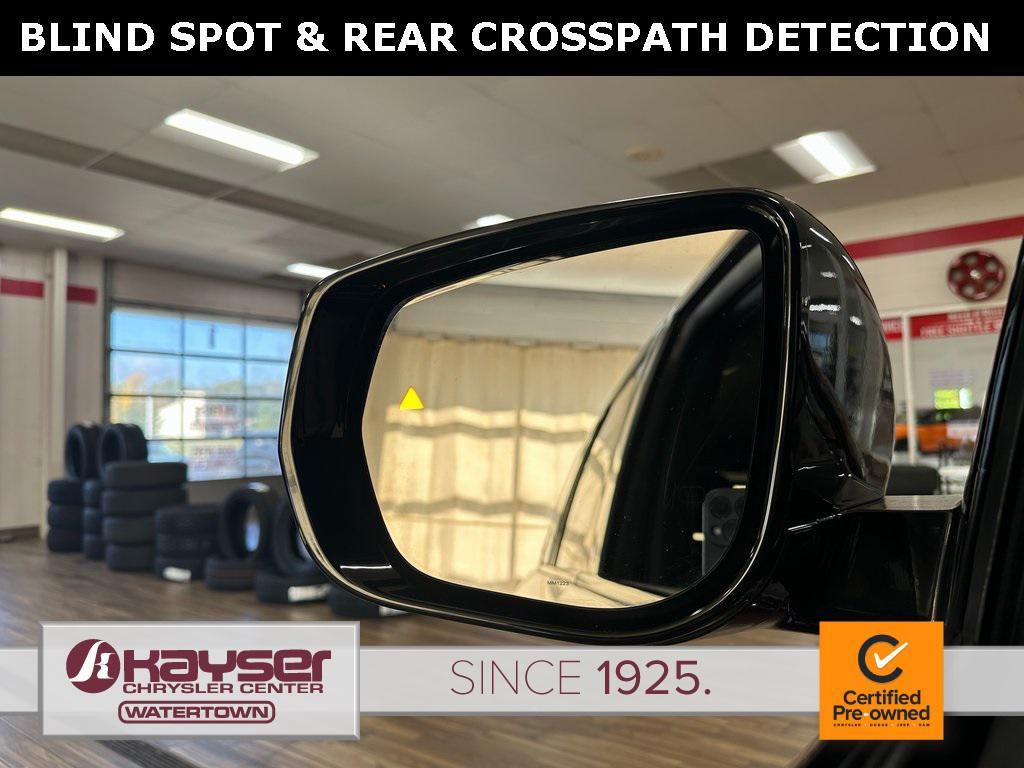 used 2024 Jeep Grand Cherokee car, priced at $34,590