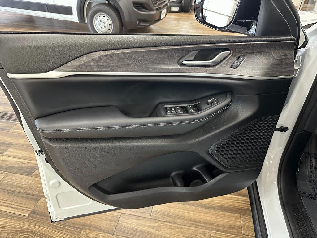 used 2024 Jeep Grand Cherokee L car, priced at $29,973