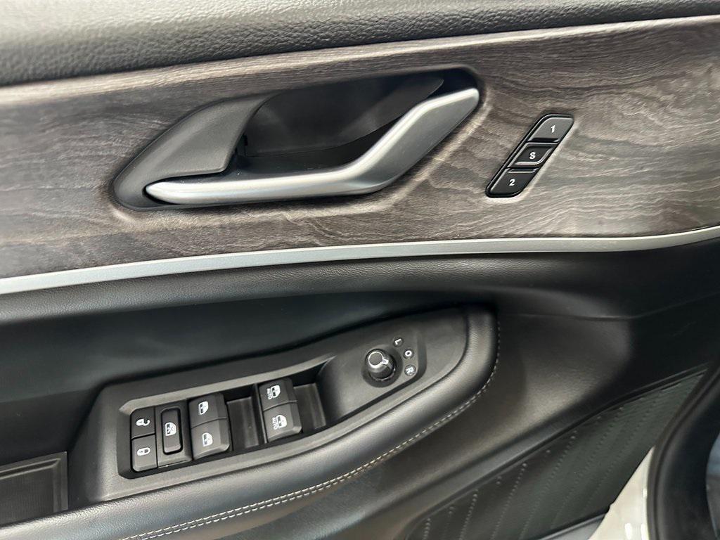 used 2024 Jeep Grand Cherokee L car, priced at $29,973