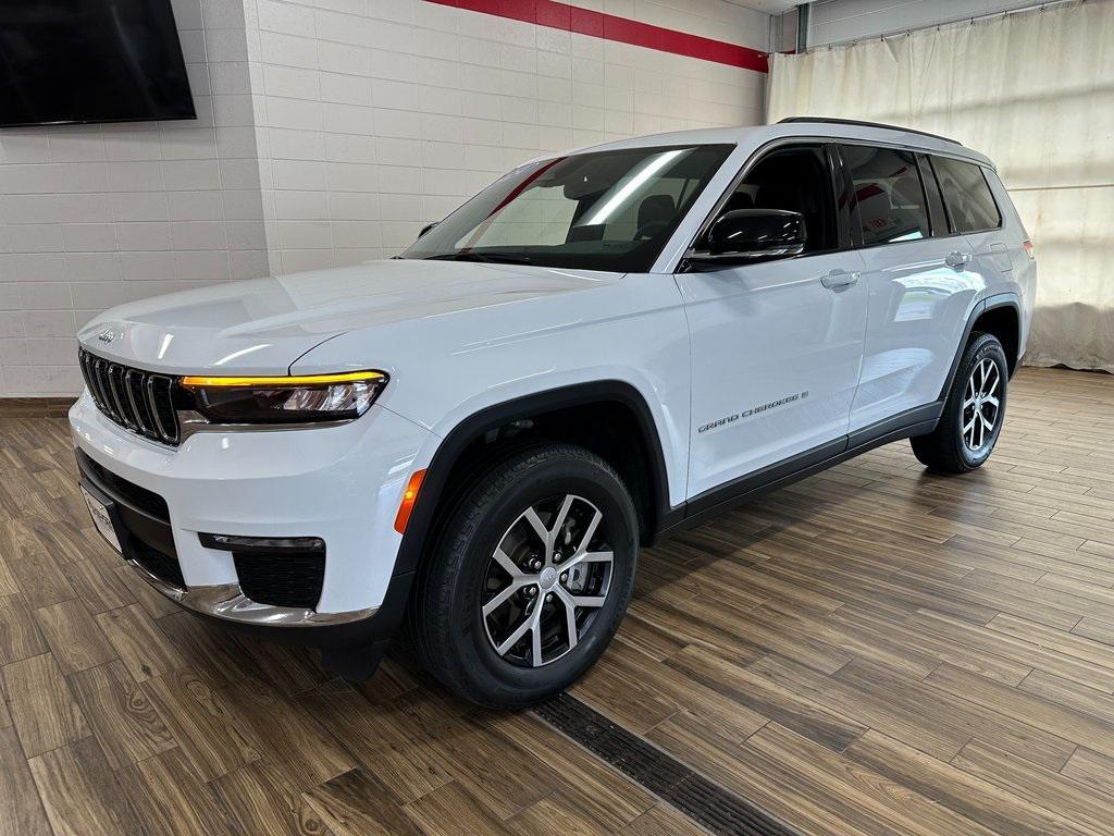 used 2024 Jeep Grand Cherokee L car, priced at $33,566