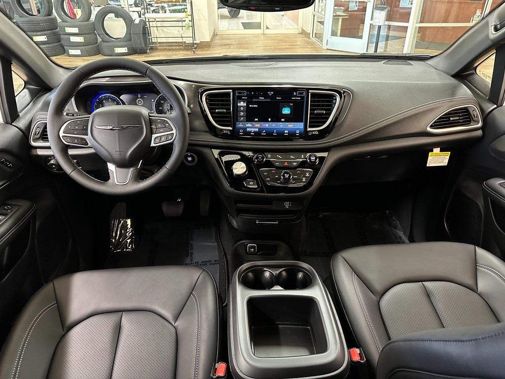 new 2026 Chrysler Pacifica car, priced at $39,725