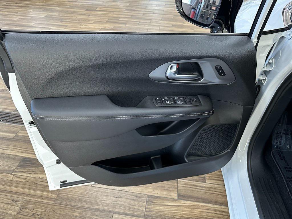 new 2026 Chrysler Pacifica car, priced at $39,725
