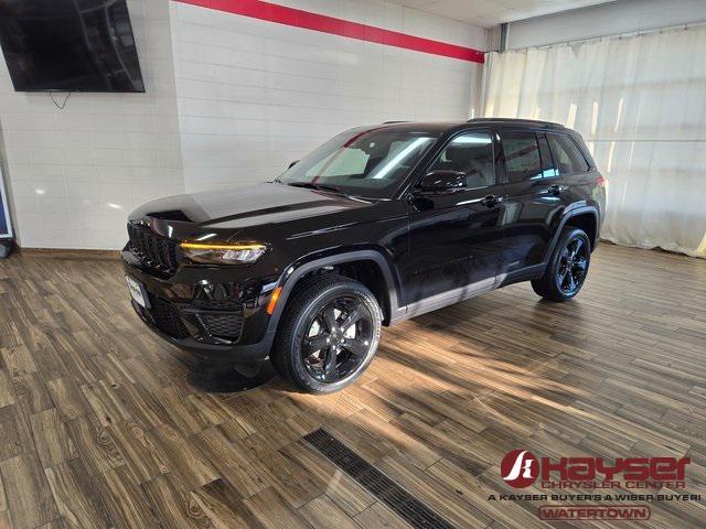 new 2025 Jeep Grand Cherokee car, priced at $44,259