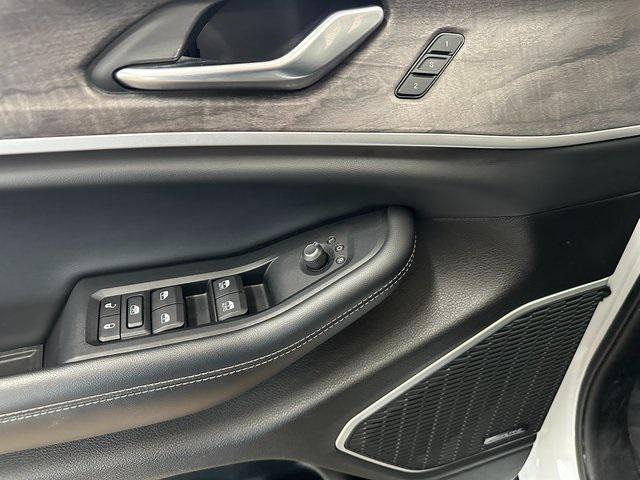 used 2022 Jeep Grand Cherokee car, priced at $30,199