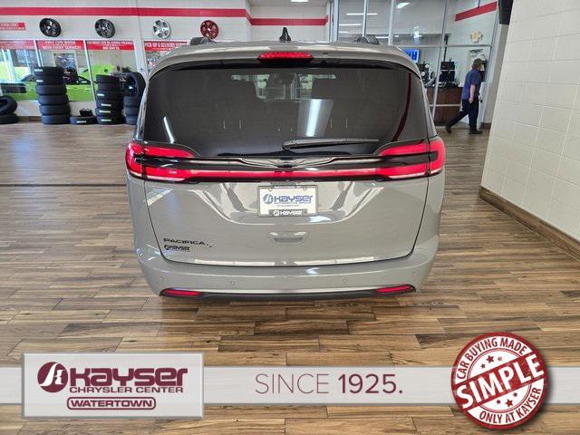 new 2024 Chrysler Pacifica car, priced at $40,085