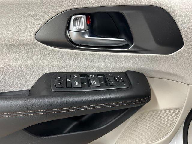 used 2020 Chrysler Pacifica car, priced at $18,928