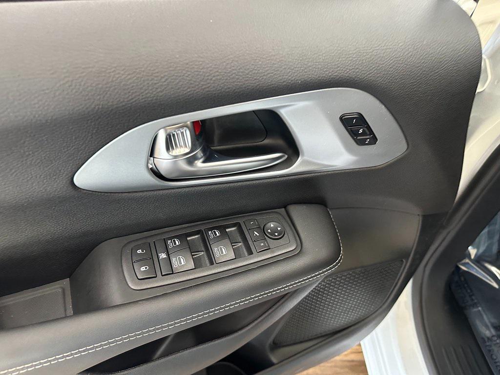 new 2026 Chrysler Pacifica car, priced at $51,273