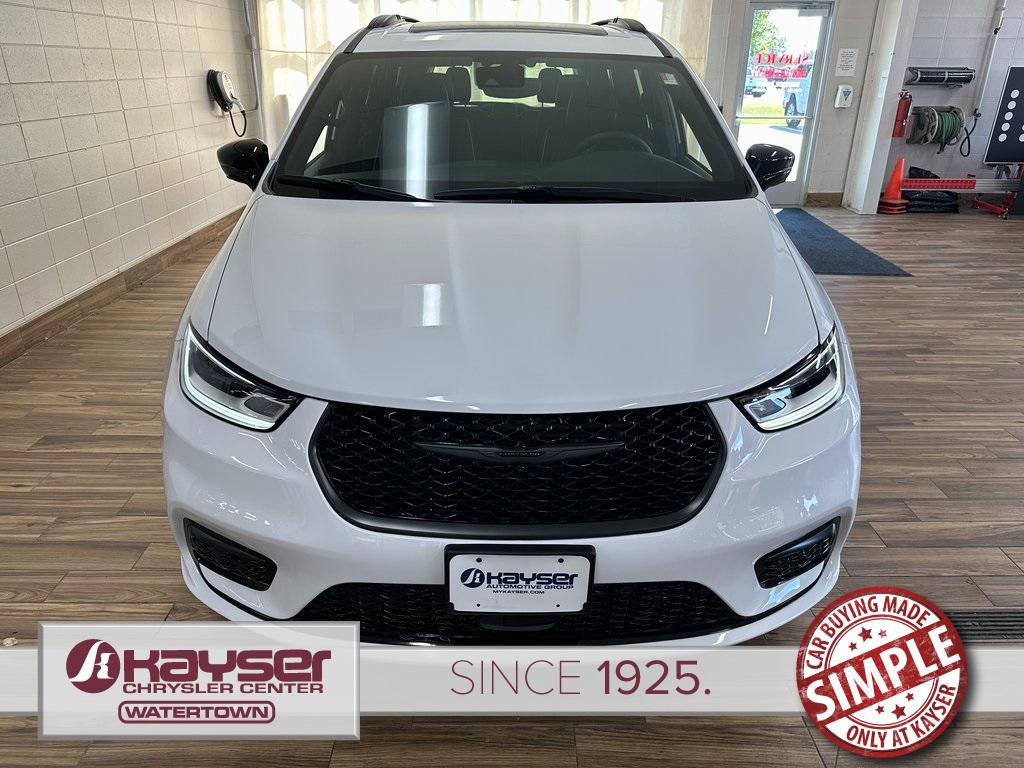 new 2026 Chrysler Pacifica car, priced at $51,273
