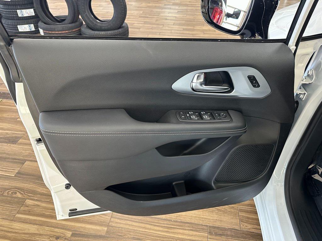 new 2026 Chrysler Pacifica car, priced at $51,273