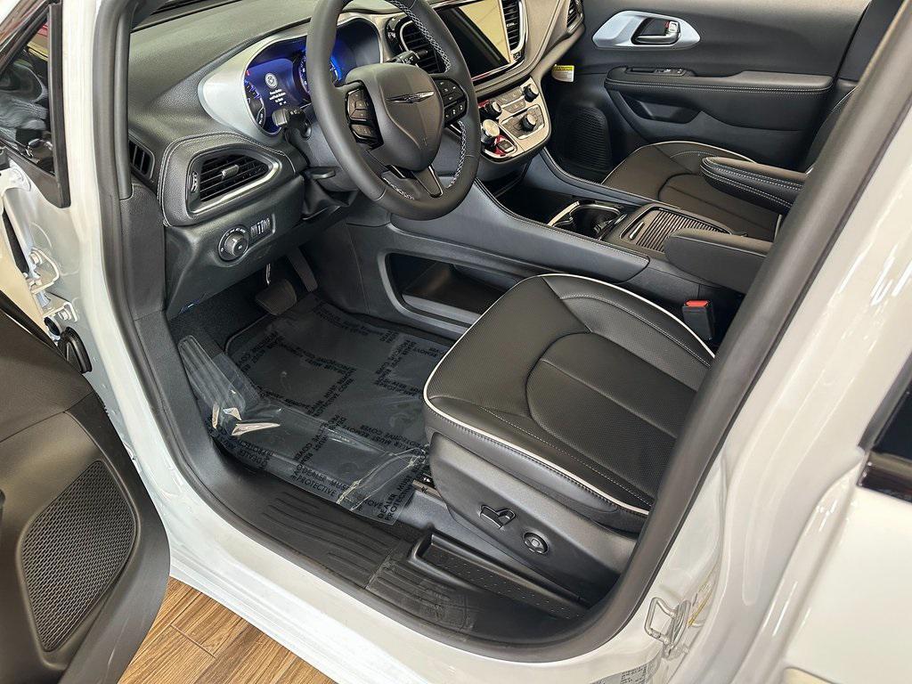 new 2026 Chrysler Pacifica car, priced at $51,273