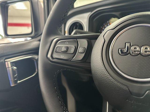 new 2025 Jeep Gladiator car, priced at $51,580
