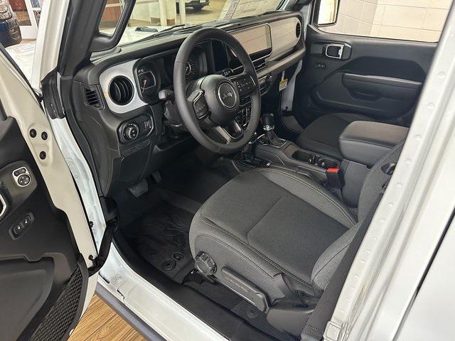 new 2025 Jeep Gladiator car, priced at $51,580