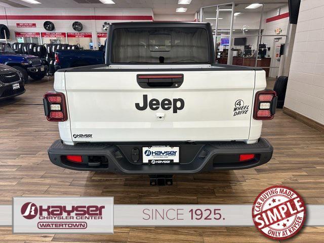 new 2025 Jeep Gladiator car, priced at $51,580
