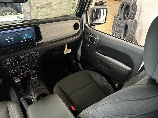 new 2025 Jeep Gladiator car, priced at $51,580