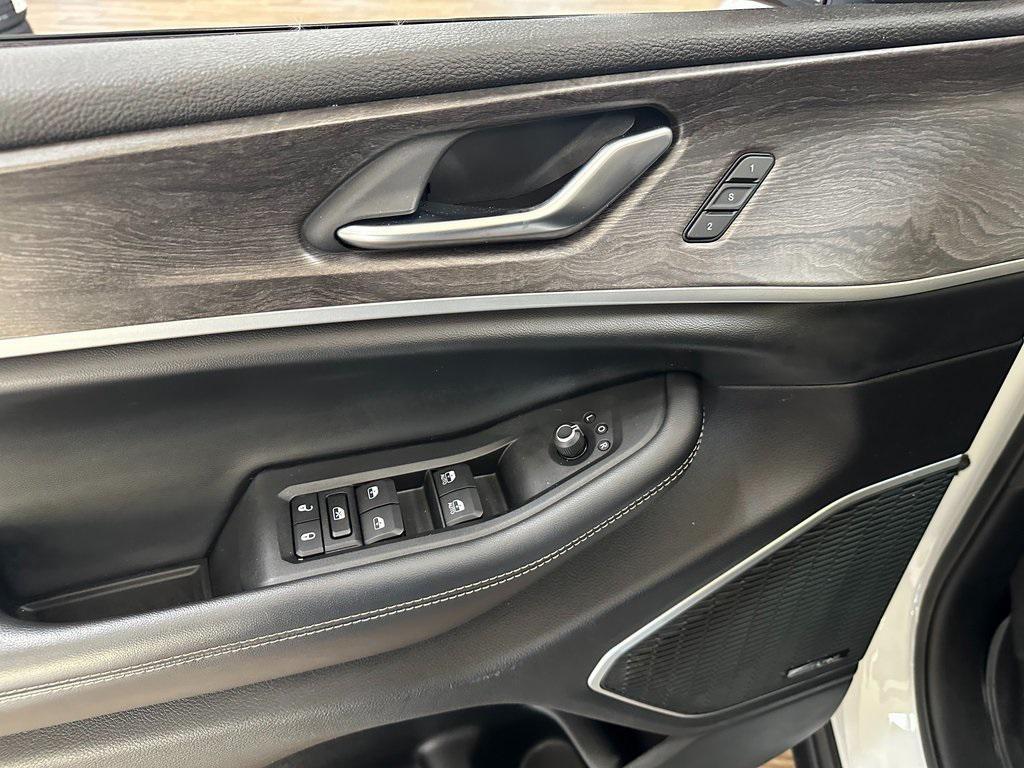 used 2021 Jeep Grand Cherokee L car, priced at $26,040