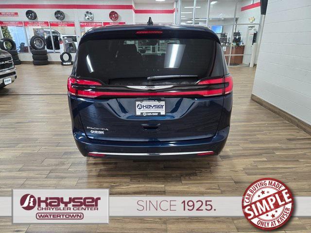 new 2025 Chrysler Pacifica car, priced at $42,376