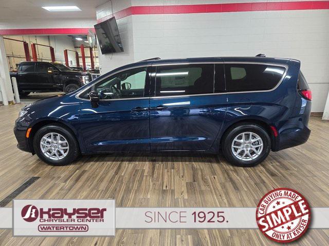 new 2025 Chrysler Pacifica car, priced at $42,376