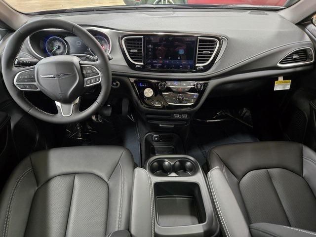 new 2025 Chrysler Pacifica car, priced at $42,376