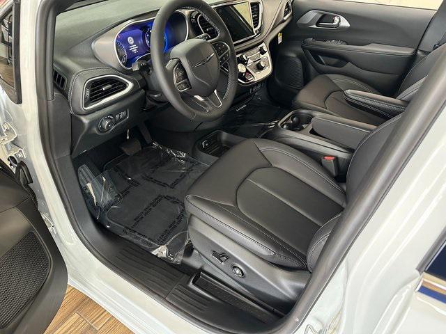 new 2025 Chrysler Pacifica car, priced at $48,420