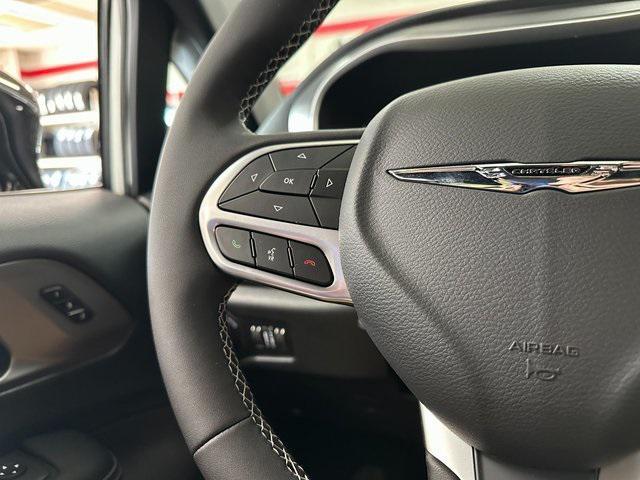 new 2025 Chrysler Pacifica car, priced at $48,420