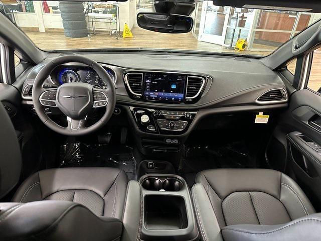 new 2025 Chrysler Pacifica car, priced at $48,420