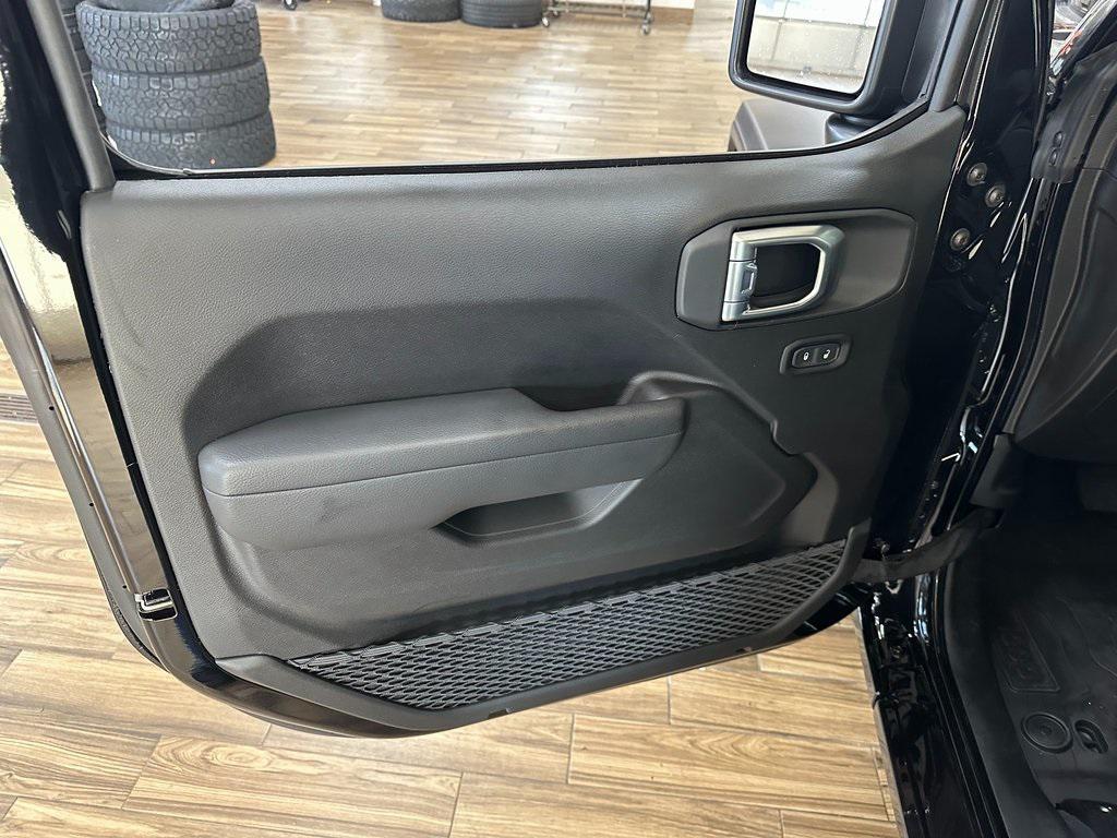 new 2026 Jeep Wrangler car, priced at $40,280