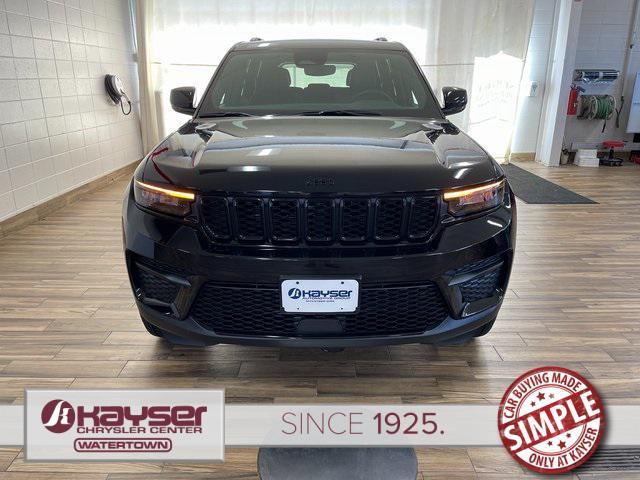 new 2025 Jeep Grand Cherokee car, priced at $45,279